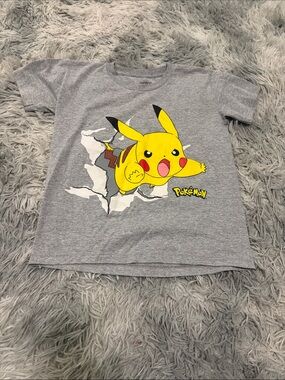 Pokemon Pikachu shirt XS
